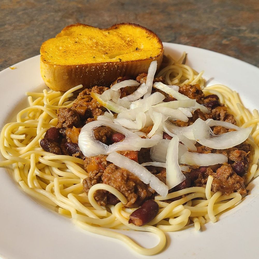 Arni's Lebanon - Orginial amount of chili on spaghetti which was not enough - Pizza Near Me - Lebanon, Indiana