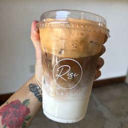 Thai Tea Einspanner Latte Thai Tea Einspanner Latte