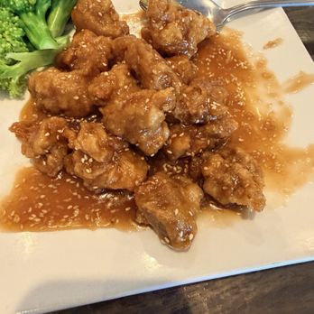 Street Wok - sesame chicken tastes like orange chicken because they mix their orange chicken sauce with their general tso's sauce. - Szechuan Near Me - Portland, Oregon