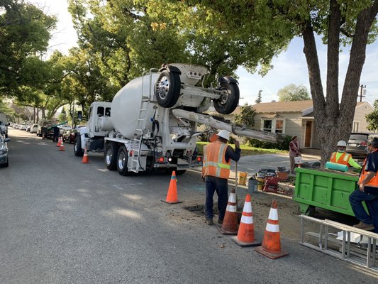 Linings and Under Street Repair - We specialize in drain cleaning and sewer hydro-jetting.
What is hydro-jetting?
The hydro-jet is a high pressure hose that efficiently eliminates debris from clogged drain lines. The high-pressure streams have the strength of cutting through and safely removing tree roots.
With our state of the art Hydro-jet system, we will be able to perform clean and quick drain cleaning. Hydro-jetting is mainly used on sewer lines and grease lines, which can often become congested with sludge and grease.
When the sludge and grease have hardened, unclogging with a regular drum sewer machine cable becomes difficult. Our powerful hydro-jet has the capability of removing any blocked-up line with ease and effectiveness. Linings and Under Street Repair - We specialize in drain cleaning and sewer hydro-jetting.
What is hydro-jetting?
The hydro-jet is a high pressure hose that efficiently eliminates debris from clogged drain lines. The high-pressure streams have the strength of cutting through and safely removing tree roots.
With our state of the art Hydro-jet system, we will be able to perform clean and quick drain cleaning. Hydro-jetting is mainly used on sewer lines and grease lines, which can often become congested with sludge and grease.
When the sludge and grease have hardened, unclogging with a regular drum sewer machine cable becomes difficult. Our powerful hydro-jet has the capability of removing any blocked-up line with ease and effectiveness.