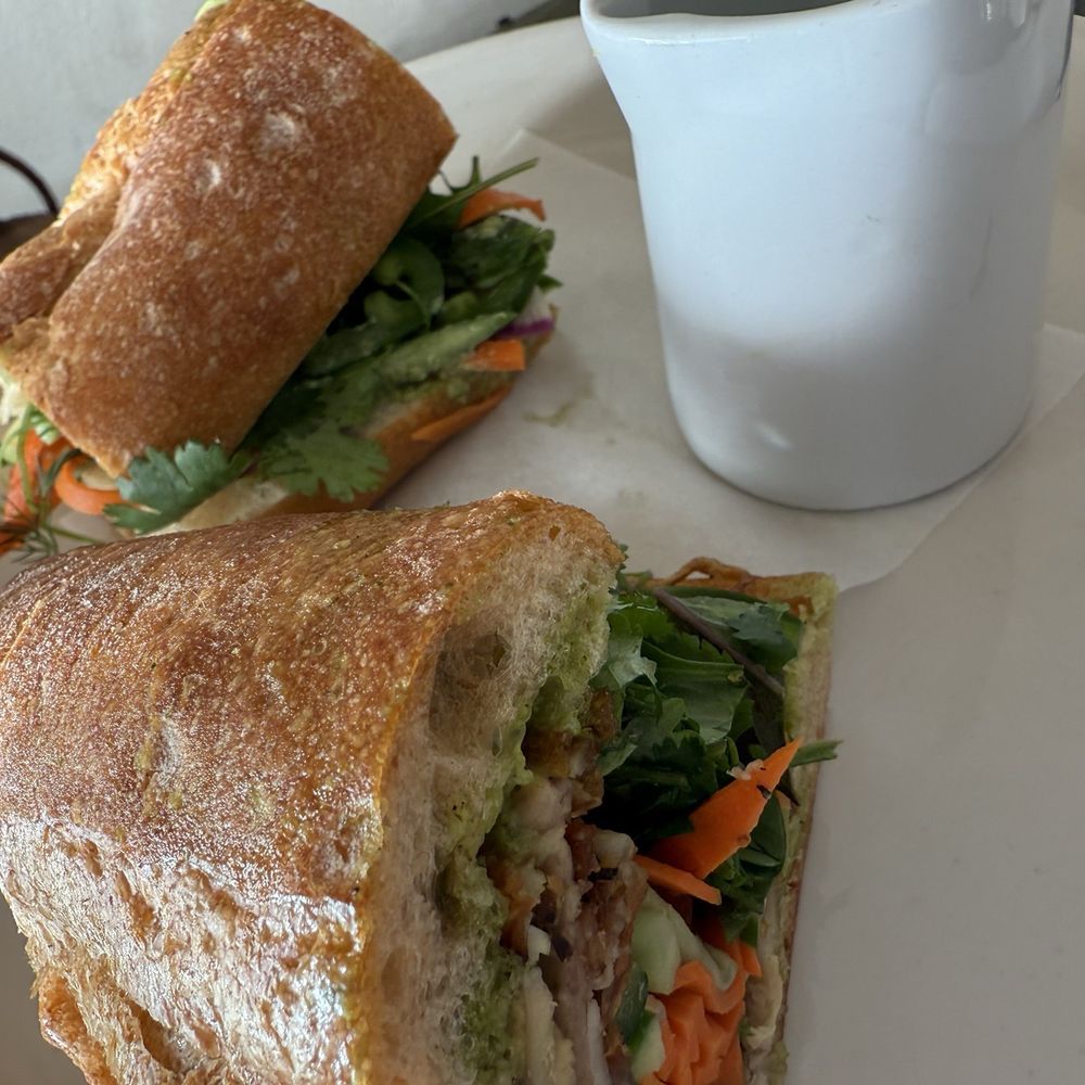 Great White - Cafes Near Me - Los Angeles, California