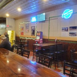 RIVER'S EDGE BAR & GRILL