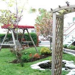 Browns Nostalgia Bed & Breakfast - Backyard relaxation area