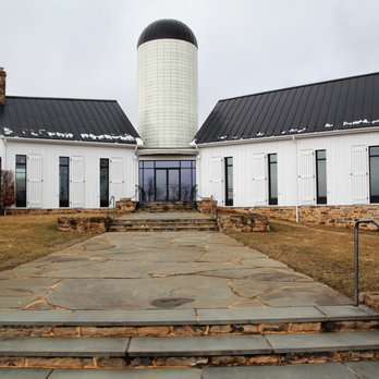 Lost Mountain Vineyards - RdV Vineyard in Virginia - Wineries Near Me - Delaplane, Virginia