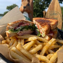 The Cove Bar & Grill - Rush Creek Club