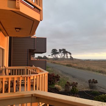 Ocean View Lodge - Exceptionally beautiful patio at sunset time! - Hotels Near Me - Fort Bragg, California Ocean View Lodge - Exceptionally beautiful patio at sunset time! - Hotels Near Me - Fort Bragg, California