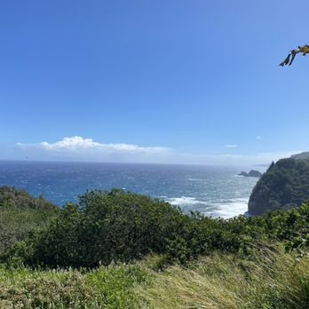 Pololu Valley - View from the lookout. Don't stop here. Hike down! - Parks Near Me - Hawi, Hawaii Pololu Valley - View from the lookout. Don't stop here. Hike down! - Parks Near Me - Hawi, Hawaii
