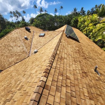 AAA Roofers Hawaii - Tri-color wood shingles - Roofing Near Me - Waipahu, Hawaii