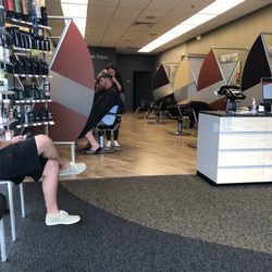 Great Clips - Inside