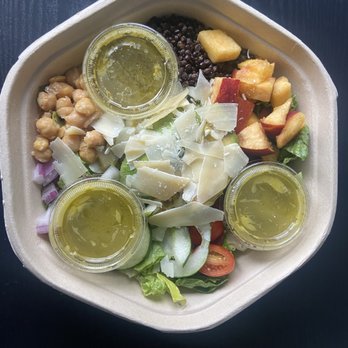 sweetgreen - Healthy Salads, Wraps, and Bowls - Yumo - Salad Near Me - Chicago, Illinois