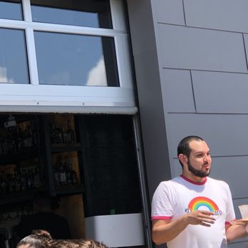 Paramour - The horrible person who refused to give us water in 100 degree weather - Cocktail Bars Near Me - San Antonio, Texas