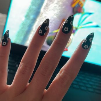 Fresh Nails - Nail Salons Near Me - Riverdale, Utah