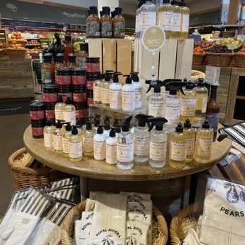 Harry & David - I found some really cute kitchen items, too! - Gift Shops Near Me - Medford, Oregon