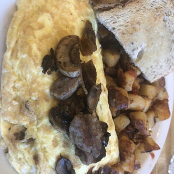 Francesca's On Pawtucket - The Fifth Street Omelette - American Near Me - Pawtucket, Rhode Island