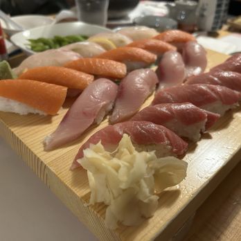 Izumi - Sushi Bars Near Me - Kirkland, Washington