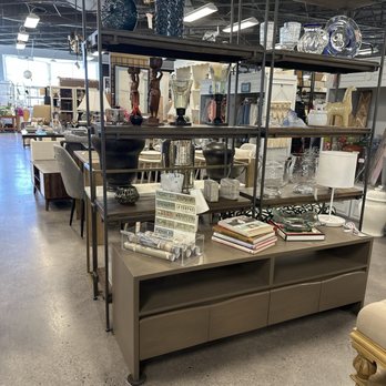 Amanda's Exchange - Home items are popular. - Used, Vintage & Consignment Near Me - Carmel, Indiana