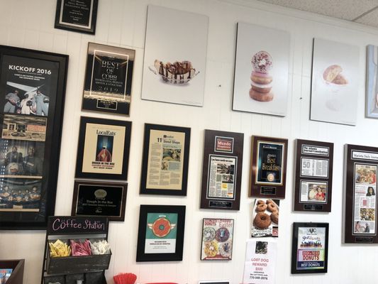 Dough In The Box DONUTS - Marietta by null