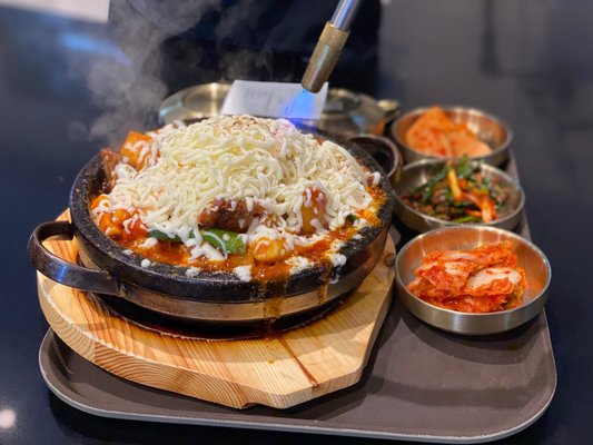 Daeho Kalbijjim & Beef Soup by null