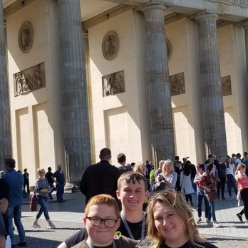 Brandenburger Tor - 2 kids and my wife in front of the Brandenburg Gate in Berlin. - Landmarks & Historical Buildings Near Me - Berlin, BE