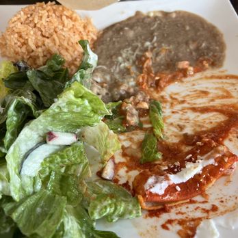 Dos Botellas - Skinny cold Enchanted, runny refried beans needed a spoon, drenched lettuce and a nice looking pile of cold rice. - Mexican Near Me - American Canyon, California