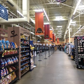 Commissary - Hallways - Grocery Near Me - Fort Rucker, Alabama