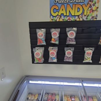 Ice Tickles freeze N Eat Bars - Freeze dried candy and paletas - Ice Cream & Frozen Yogurt Near Me - Hesperia, California Ice Tickles freeze N Eat Bars - Freeze dried candy and paletas - Ice Cream & Frozen Yogurt Near Me - Hesperia, California