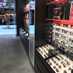 Sunglass Hut