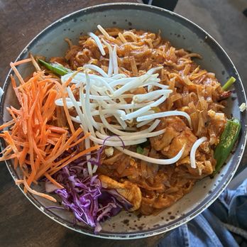 Giti Thai - Chicken Pad Thai - Thai Near Me - Windsor Hills, California