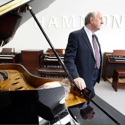 Robert Jones Pianos & Organs - Robert Jones the owner of this great piano store