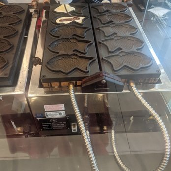 Somisomi - Making custard and Nutella Taiyaki - Ice Cream & Frozen Yogurt Near Me - Ontario, California Somisomi - Making custard and Nutella Taiyaki - Ice Cream & Frozen Yogurt Near Me - Ontario, California