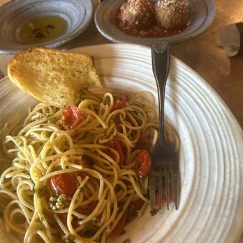 Amedeo - Spaghetti alioli - Pizza Near Me - Las Vegas, Nevada Amedeo - Spaghetti alioli - Pizza Near Me - Las Vegas, Nevada