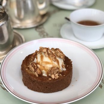 Ladurée - French toast - Macarons Near Me - Paris, 75 Ladurée - French toast - Macarons Near Me - Paris, 75