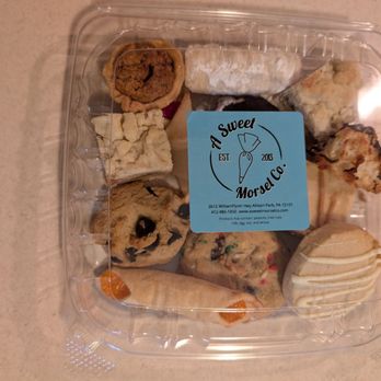 A Sweet Morsel - A dozen assorted cookies. - Cupcakes Near Me - Allison Park, Pennsylvania