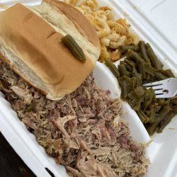 Bangin BBQ - Pulled pork; green beans; Mac! So goood!