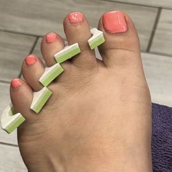 Venus Nails & Spa - Sloppy paint job