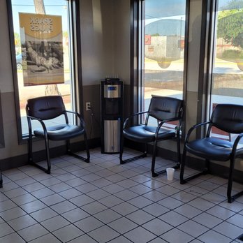 Jiffy Lube - Sitting area... - Oil Change Stations Near Me - Spring, Texas Jiffy Lube - Sitting area... - Oil Change Stations Near Me - Spring, Texas