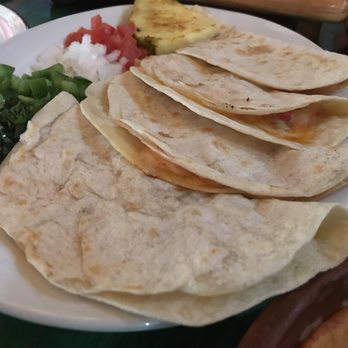 La Cantina - Shrimp tacos con queso - Mexican Near Me - San Luis Potosí, SLP La Cantina - Shrimp tacos con queso - Mexican Near Me - San Luis Potosí, SLP