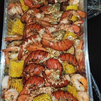 Puerto Plata Fish Market - Seafood Markets Near Me - Brooklyn, New York