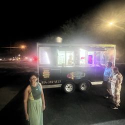 Lino’s Refresqueria - Lino's truck.