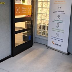 Optum - Vanowen - The entrance to Dr Kunigonis,  the foot doc