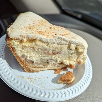Harriet's Cheesecakes Unlimited - Banana Pudding Cheesecake - Bakeries Near Me - Inglewood, California