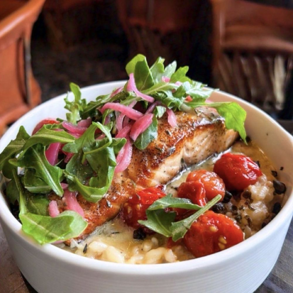 Insta: @mmmashterchef   Salmon risotto bowl