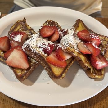 Eggs 'n Things Saratoga - Strawberry French toast Special Hawaiian Sweet Bread French Toast - Breakfast & Brunch Near Me - Honolulu, Hawaii Eggs 'n Things Saratoga - Strawberry French toast Special Hawaiian Sweet Bread French Toast - Breakfast & Brunch Near Me - Honolulu, Hawaii