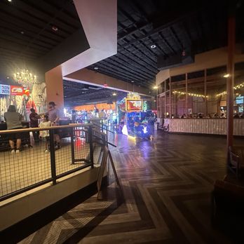 Roadies - Gastropubs Near Me - Tucson, Arizona