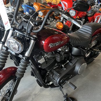 Boston Harley Davidson - Motorcycle Dealers Near Me - Revere, Massachusetts