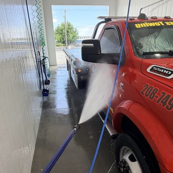 Bubble Barn - Not Enough Room To Actually Wash A Normal Size Truck, - Car Wash Near Me - Jerome, Idaho