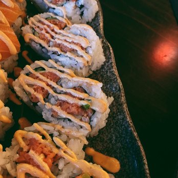 Bash Original Izakaya - Spicy Tuna Roll - Sushi Bars Near Me - Detroit, Michigan