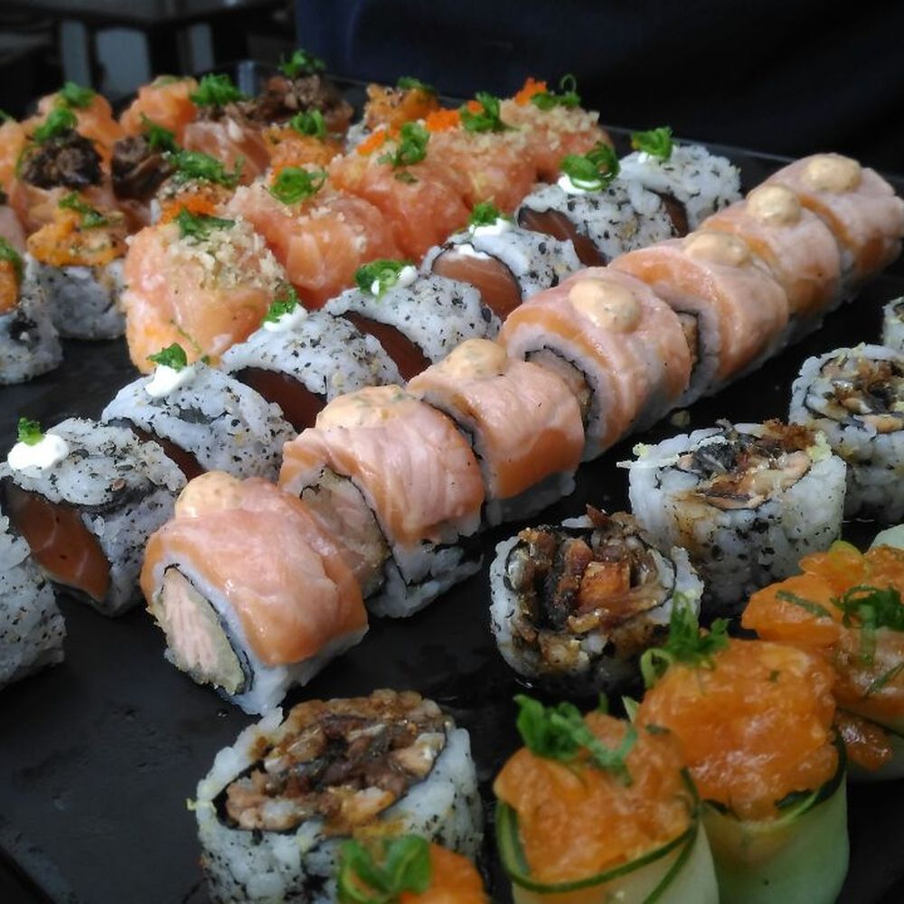 Sarumon - Tray with rolls from the restaurant. - Japanese Near Me - São Paulo, SP