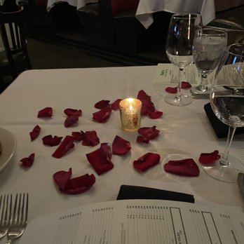 Bob's Steak & Chop House - Austin Downtown - Rose petals on the table - Steakhouses Near Me - Austin, Texas