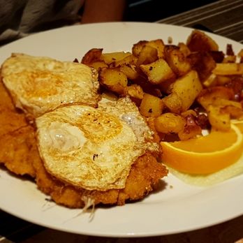 Antin - Schnitzel Holstein mit 1a-Bratkartoffeln - German Near Me - Cologne, NW